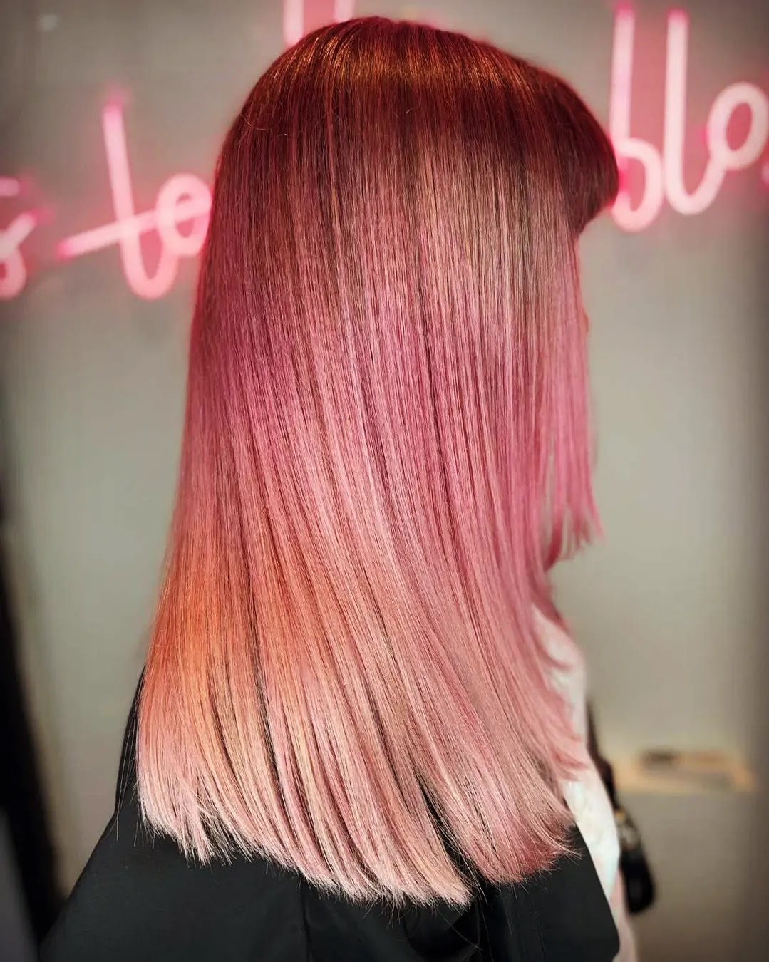 Antes y después de coloración en Vangart Peluquería